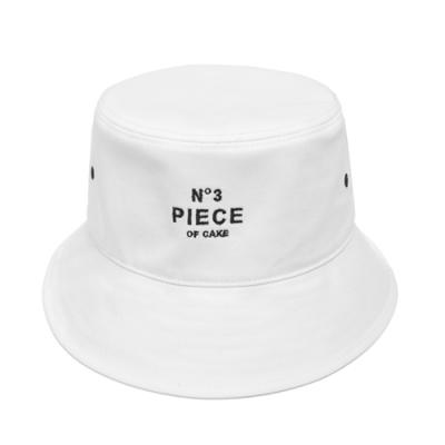 PIECE OF CAKE S BUCKET HAT (WHITE)