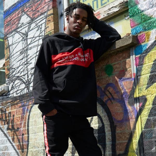 BASIC LOGO FLAG LOGO HOODIE-BLACK/RED