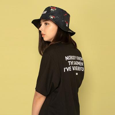 NOBODY KNOWS S/S TEE-BLACK