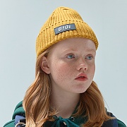 BOX LOGO BEANIE-MUSTARD