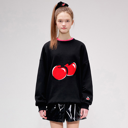 BIG CHERRY SWEATSHIRT IS [BLACK]