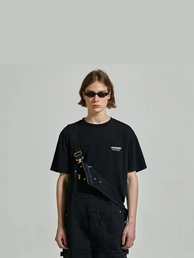 [ISV07] LOCATION LOGO SHORTSLEEVE IS [BLACK]