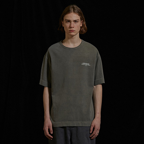 PIGMENT SHORT SLEEVE IS [KHAKI] (MT)